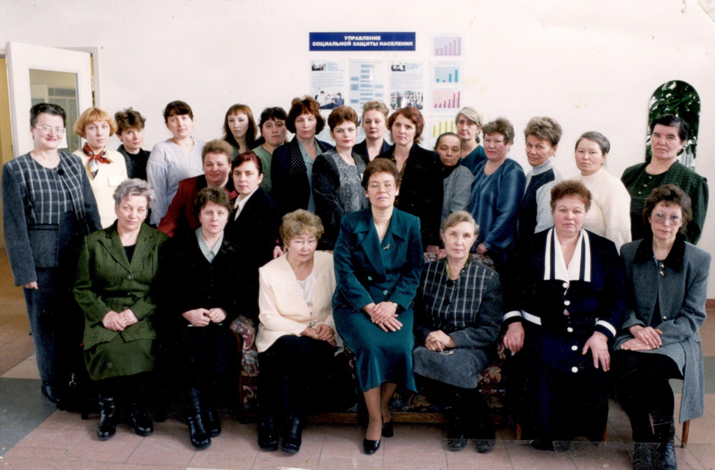 кол-в районной библиотеки ХМР 1987 г 001.jpg