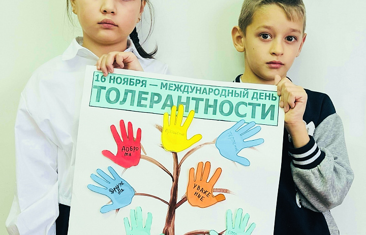 Уроки толерантности в библиотеке с. Зенково